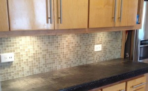 Glass tile Kitchen back splash by Artisan Construction, 7321 N Antioch Gladstone, MO  64119